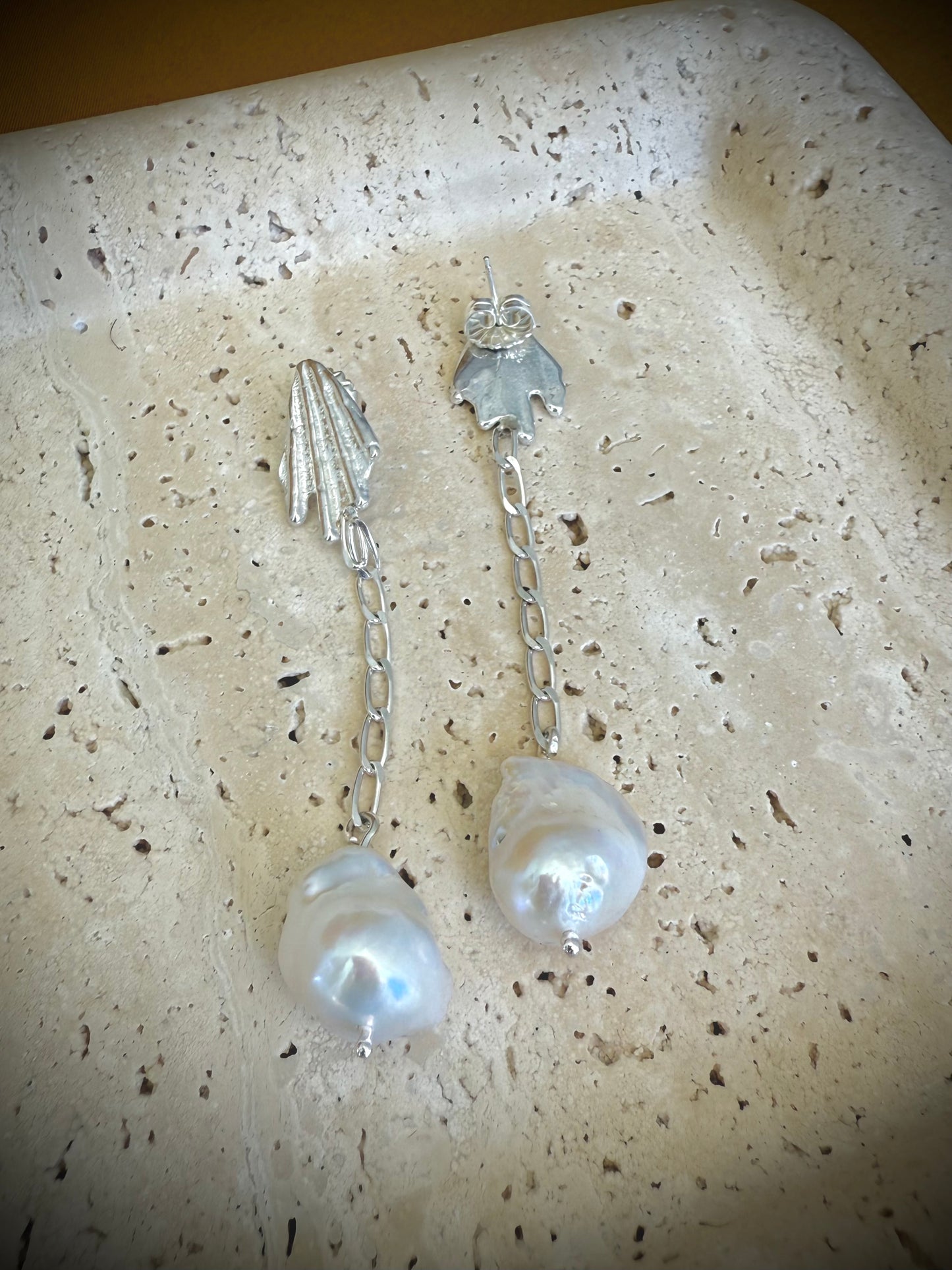 Tidal treasure - earring